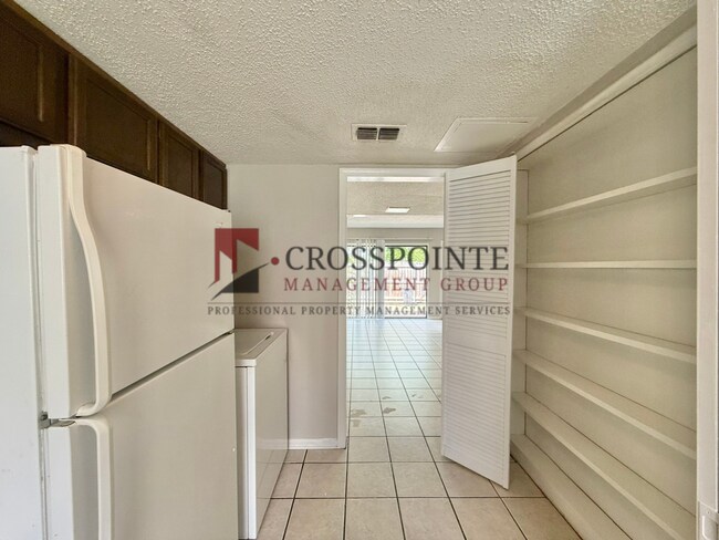 Building Photo - Delmar Dr.  2518/2520