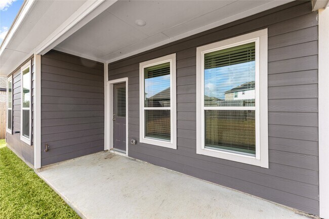 Building Photo - 27130 Peaceful Cv Dr