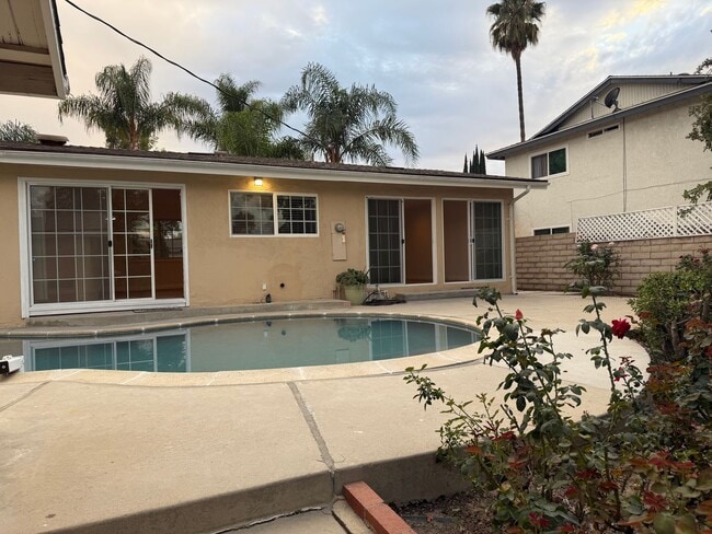 Building Photo - Private HOME 3bed/2 bath + POOL in Woodland Hills! NO OTHER UNIT ON THE PROPERTY!!!!