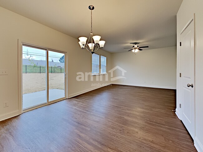 Building Photo - 212 Lake Vista Dr