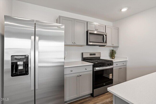Building Photo - 24 Red Clover Dr