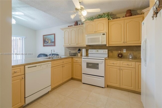 Building Photo - 2524 W 65th St