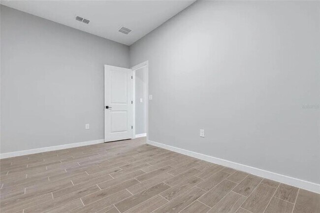 Building Photo - Brand New Townhome Overlooking the 15th Fairway