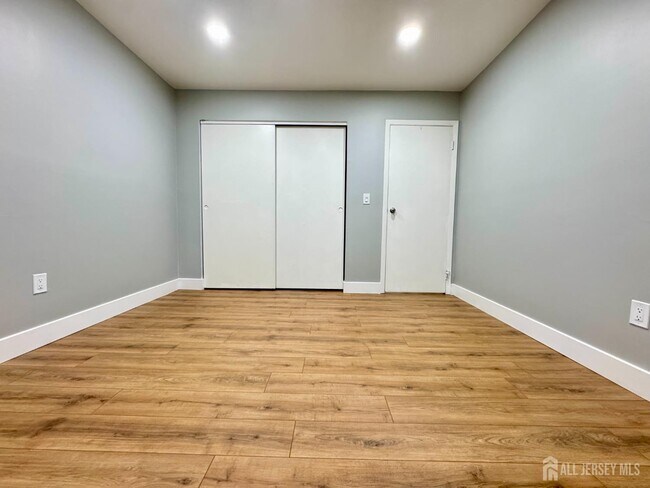 Building Photo - 1032 Cricket Ln