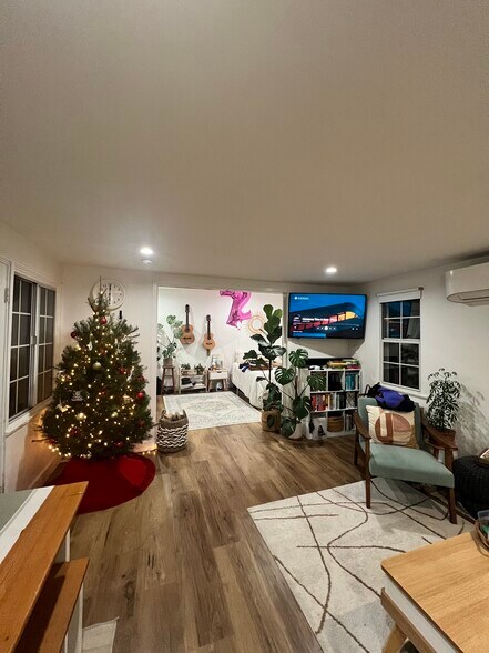 Living room during the holidays - 4361 Stewart Ave