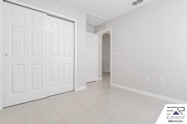 Building Photo - 34 Rosepetal Ln
