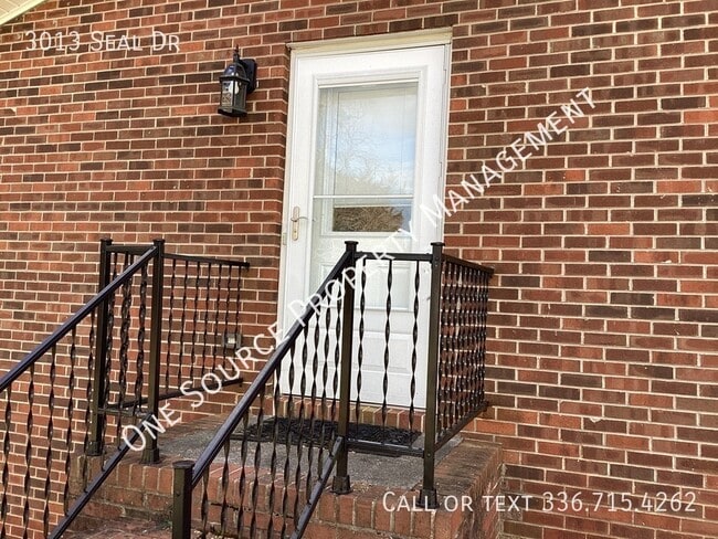 Building Photo - 3013 Seal Dr