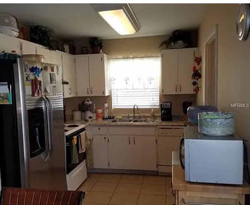 Building Photo - 1424 Vinetree Dr