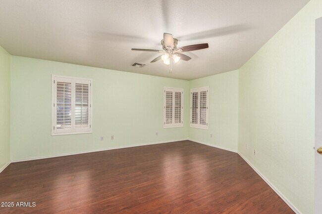 Building Photo - 881 E Appaloosa Rd