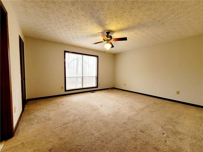 Building Photo - 3441 Rocky Springs Ct NE