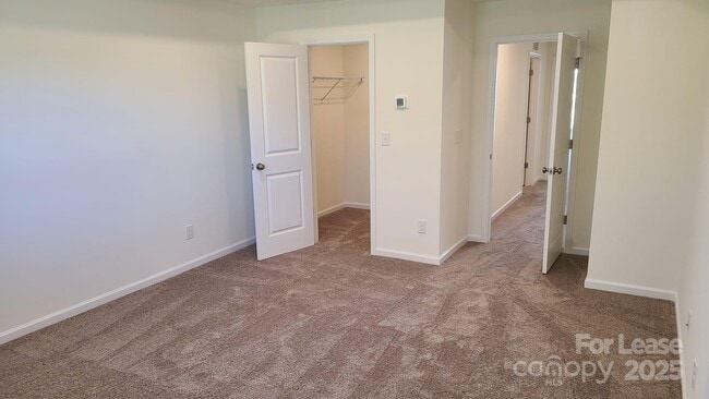 Building Photo - 2841 Yeager Dr NW