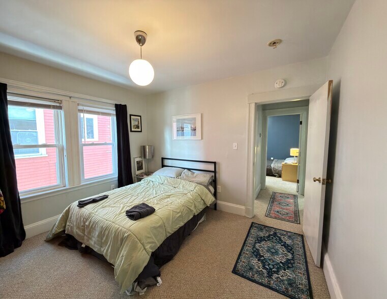 Building Photo - 20 Magnolia Ave