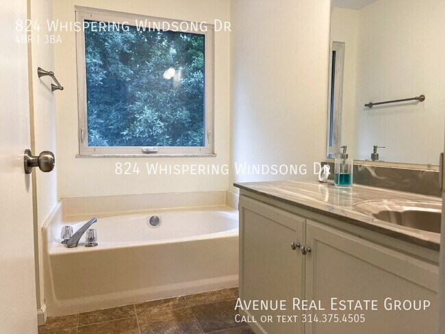 Building Photo - 824 Whispering Windsong Dr