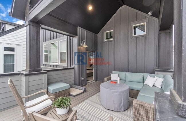 Building Photo - 16550 Umatilla Pl