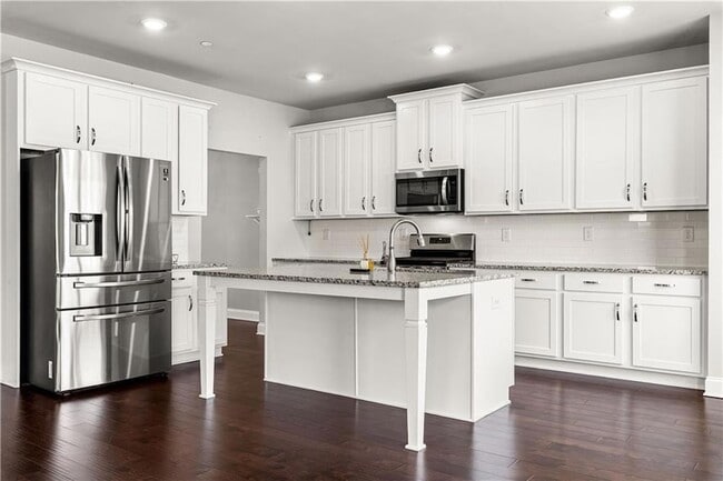 Building Photo - 156 Adams Cir