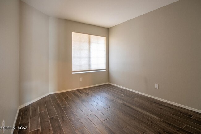 Building Photo - 321 E Fieldcrest Ln