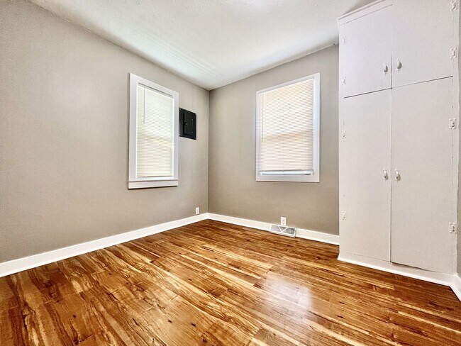 Building Photo - Two Bedroom Home in Wyoming