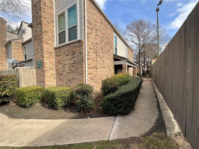 Building Photo - 2331 N Davis Dr