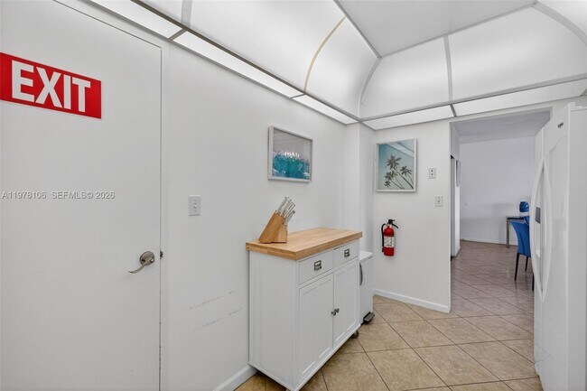 Building Photo - 3801 S Ocean Dr