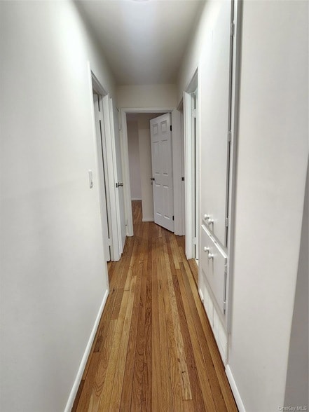 Building Photo - 5 Birch Ct