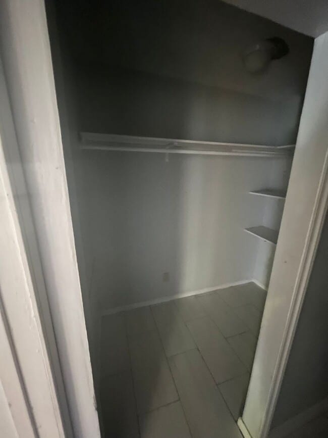 Building Photo - Three Bed, 2 Bath in Cincinnati!