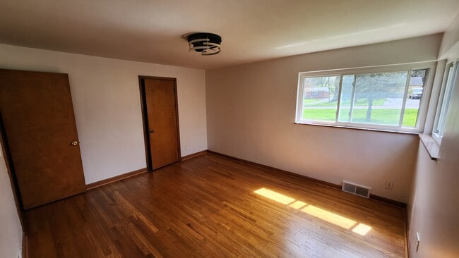 Front Bedroom - 8446 Clough Pike