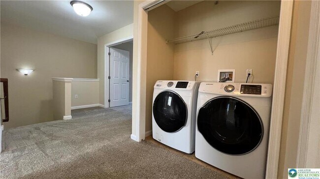 Building Photo - 251 Milkweed Dr