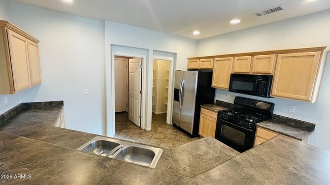 Building Photo - 44577 Yucca Ln