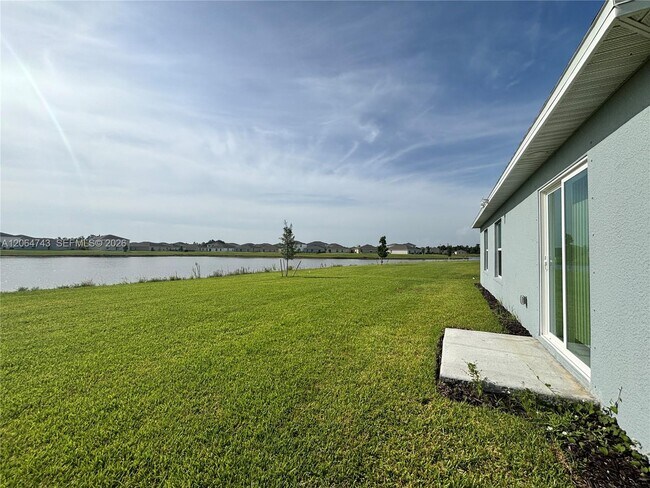 Building Photo - 11605 Savanna Lks Blvd