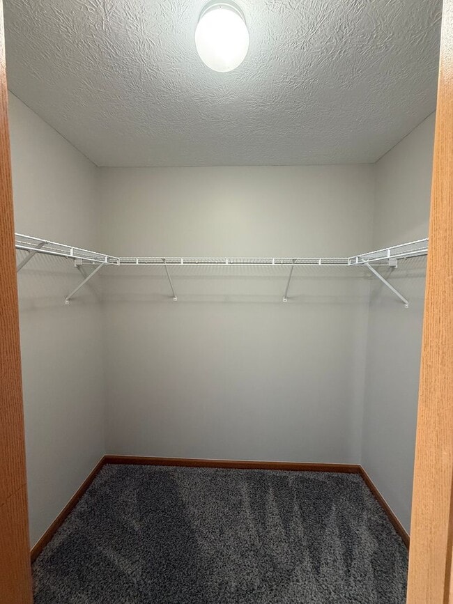 Building Photo - 4 Bedroom, 2.5 Bathroom House in Sycamore ...
