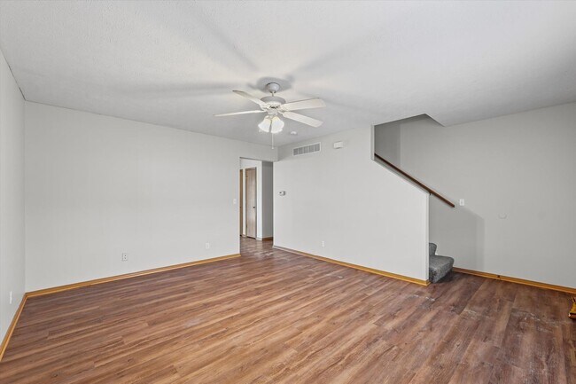 Building Photo - 224 Crossing Dr