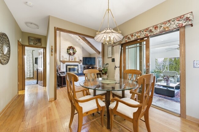 Building Photo - 912 Stonebridge Way