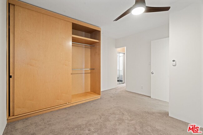 Building Photo - 631 Pier Ave