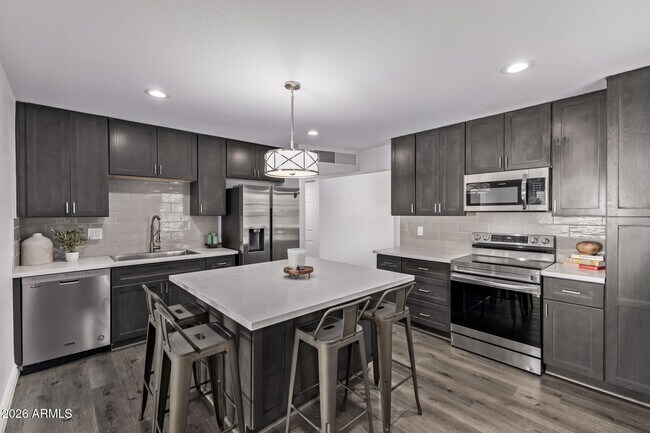 Building Photo - 424 E Fillmore St