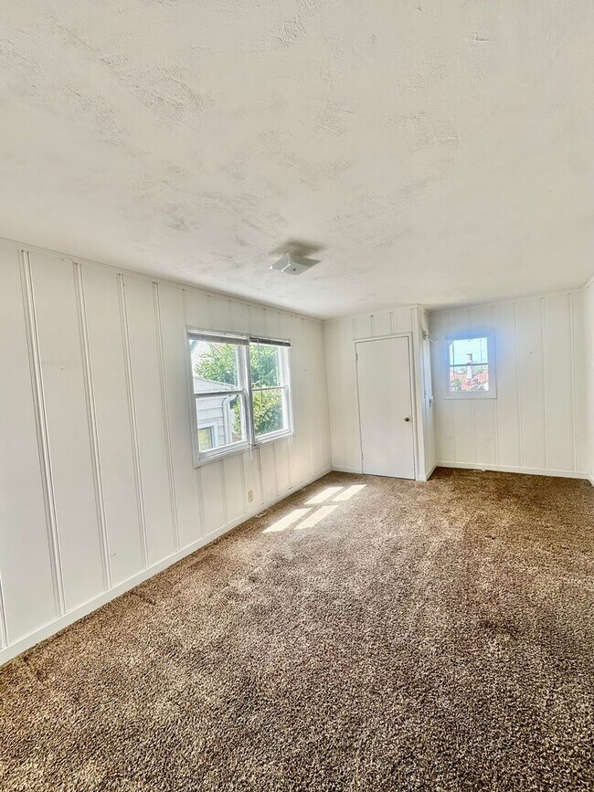 Building Photo - 6bedroom house full of charm steps from UC Berkeley!