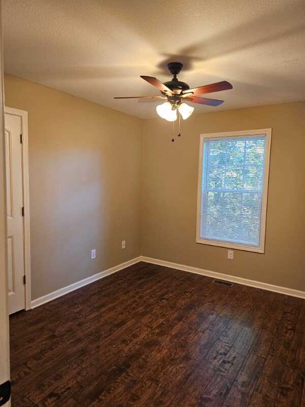 Building Photo - 210 Vanover Ln