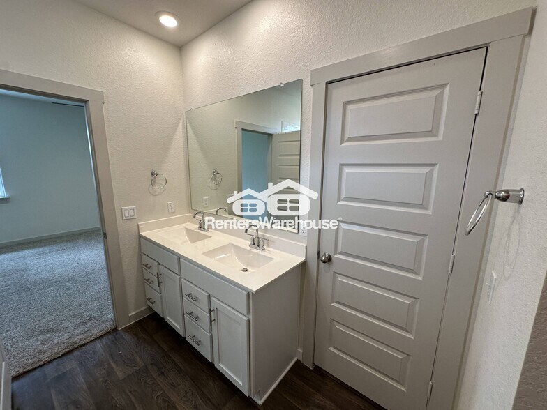 Building Photo - 103 Krause Spgs Dr