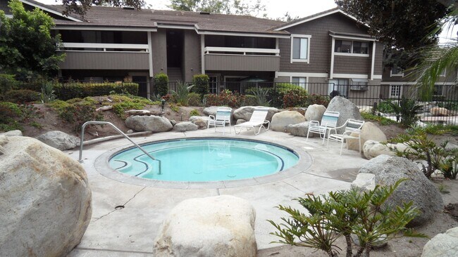 Building Photo - 172 Streamwood