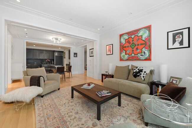 Building Photo - 159 E Walton Plz