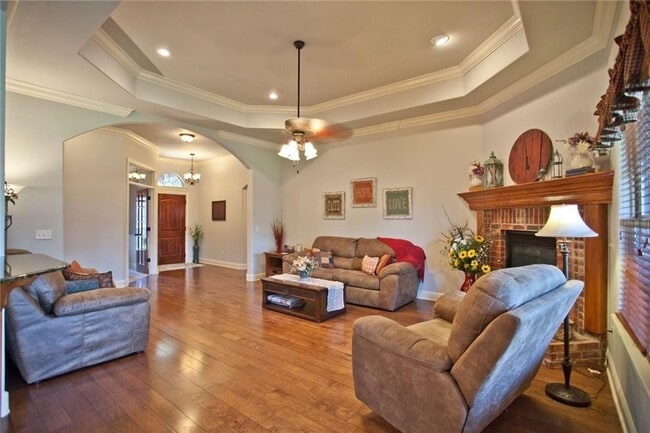 Building Photo - 1051 Hunters Pointe