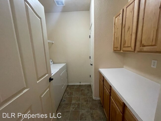 Building Photo - 3 br, 2 bath House - 6800 Spurwing Way #204