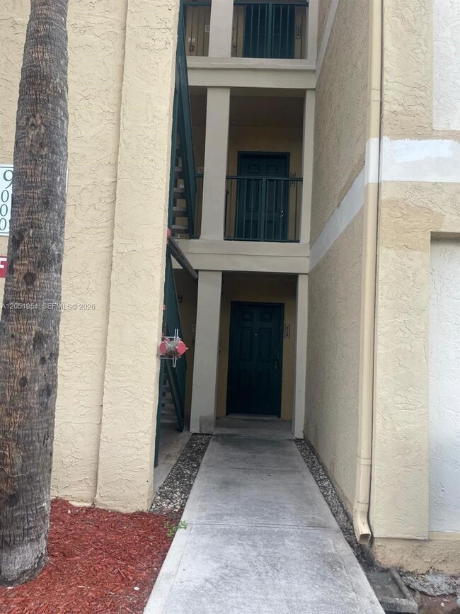 Building Photo - 927 Riverside Dr