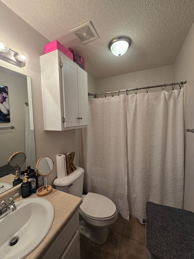 Building Photo - Woodland Park