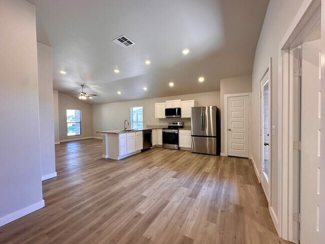 Building Photo - 5817 Settler Ave