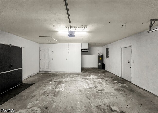 Building Photo - 208 SE 17th St