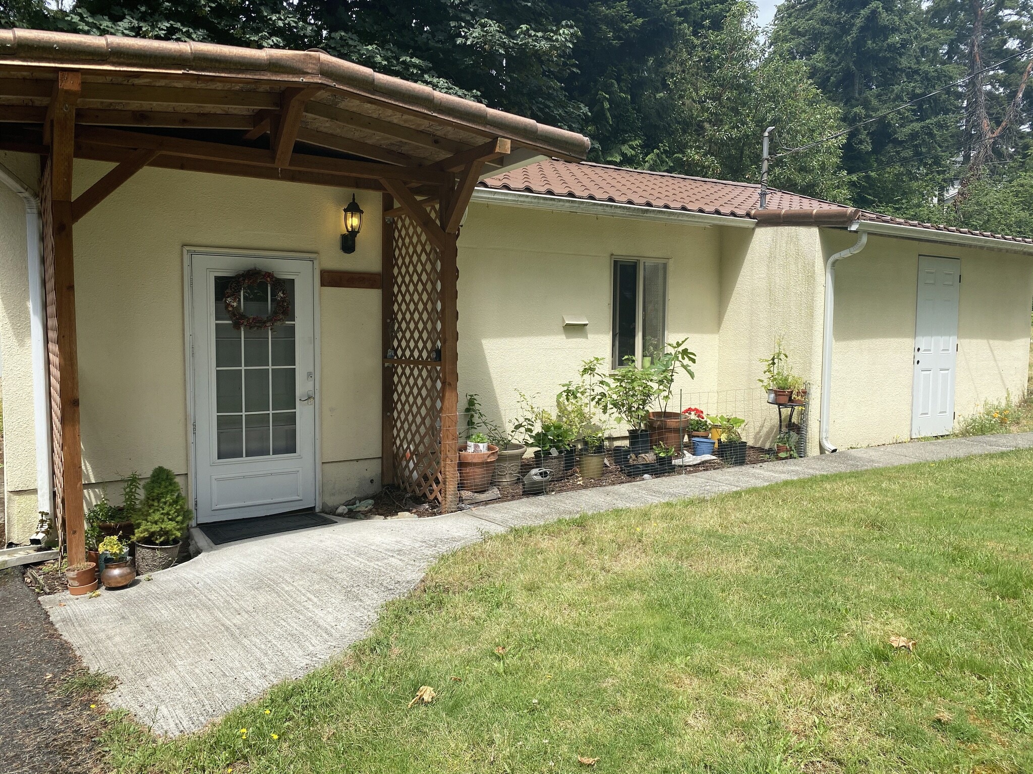 Building Photo - 11425 Juanita Dr NE