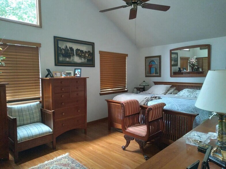 Building Photo - 275 Bayridge Ct