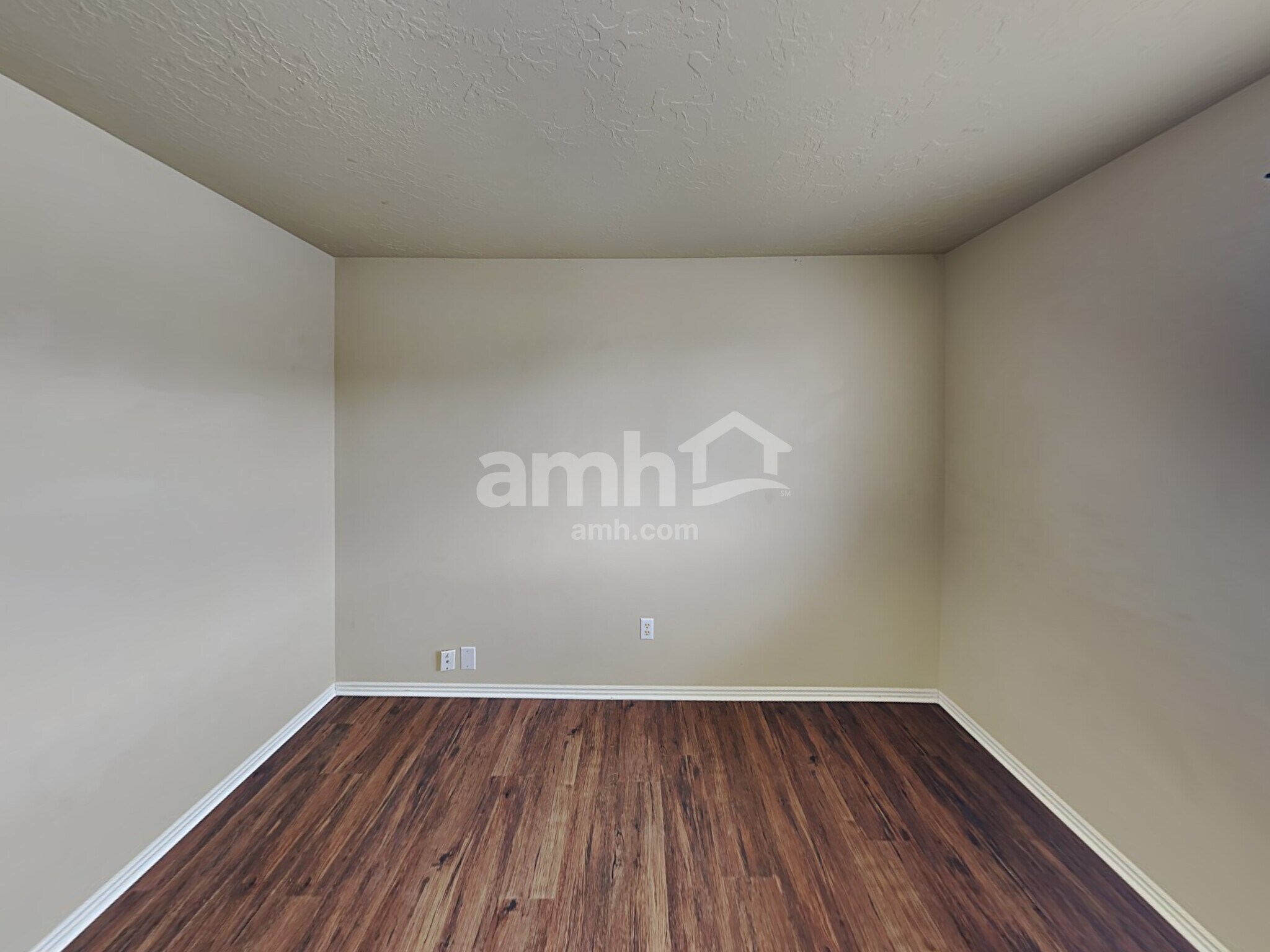 Building Photo - 2101 1630 N St