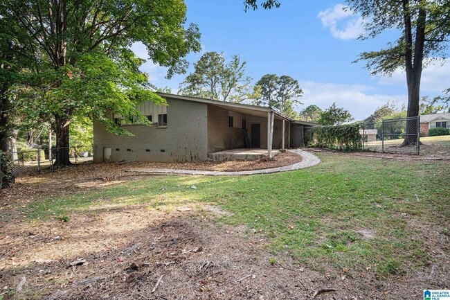 Building Photo - 545 Edgecrest Cir