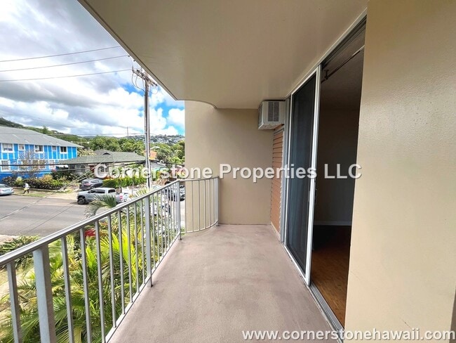 Building Photo - 1650 Piikoi St